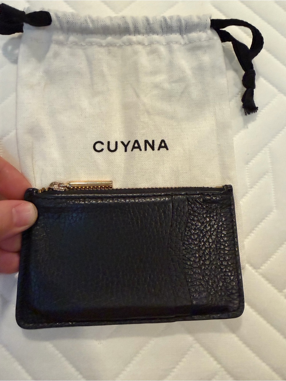 Cuyana Black Leather Zip Card Wallet Card Holder w/ Dust Bag EUC